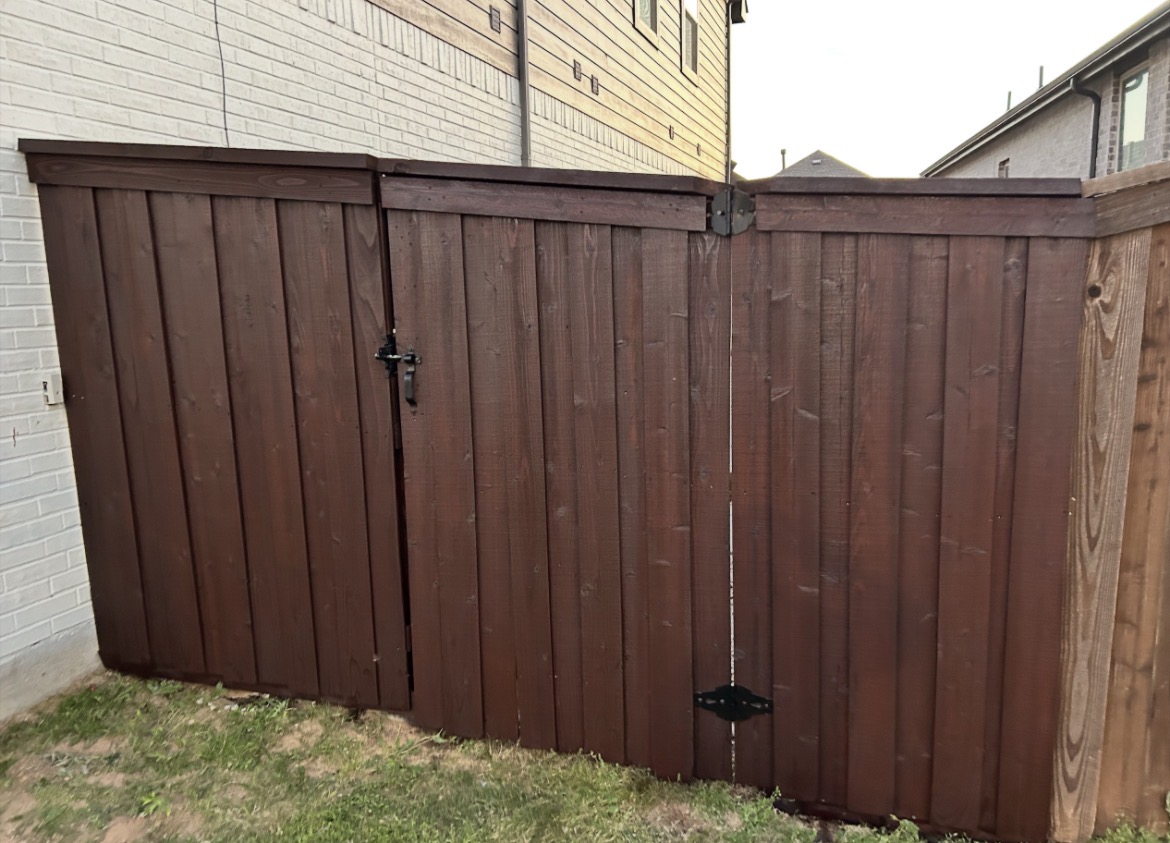 Wood privacy gate installation